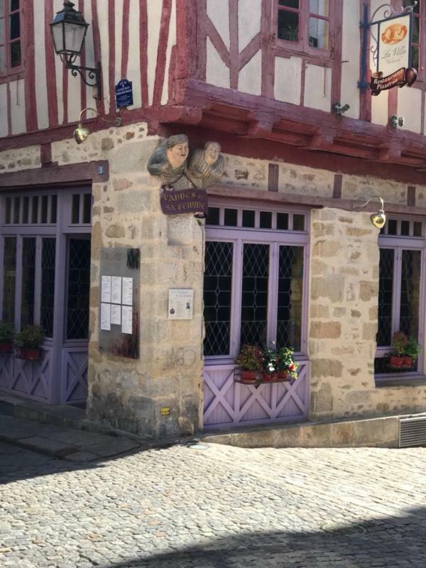 Appartement Au Coeur Du Quartier Historique Vannes Buitenkant foto